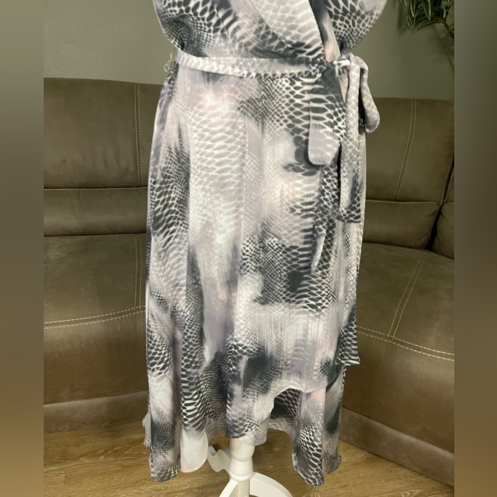 DKNY Purple Charcoal Snake Print High Low Flutter Sleeve Dress Sz 10 Summer Date - Picture 3 of 16